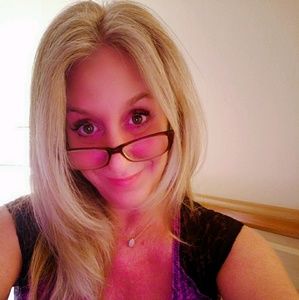 Meet your Posher, Cynthia